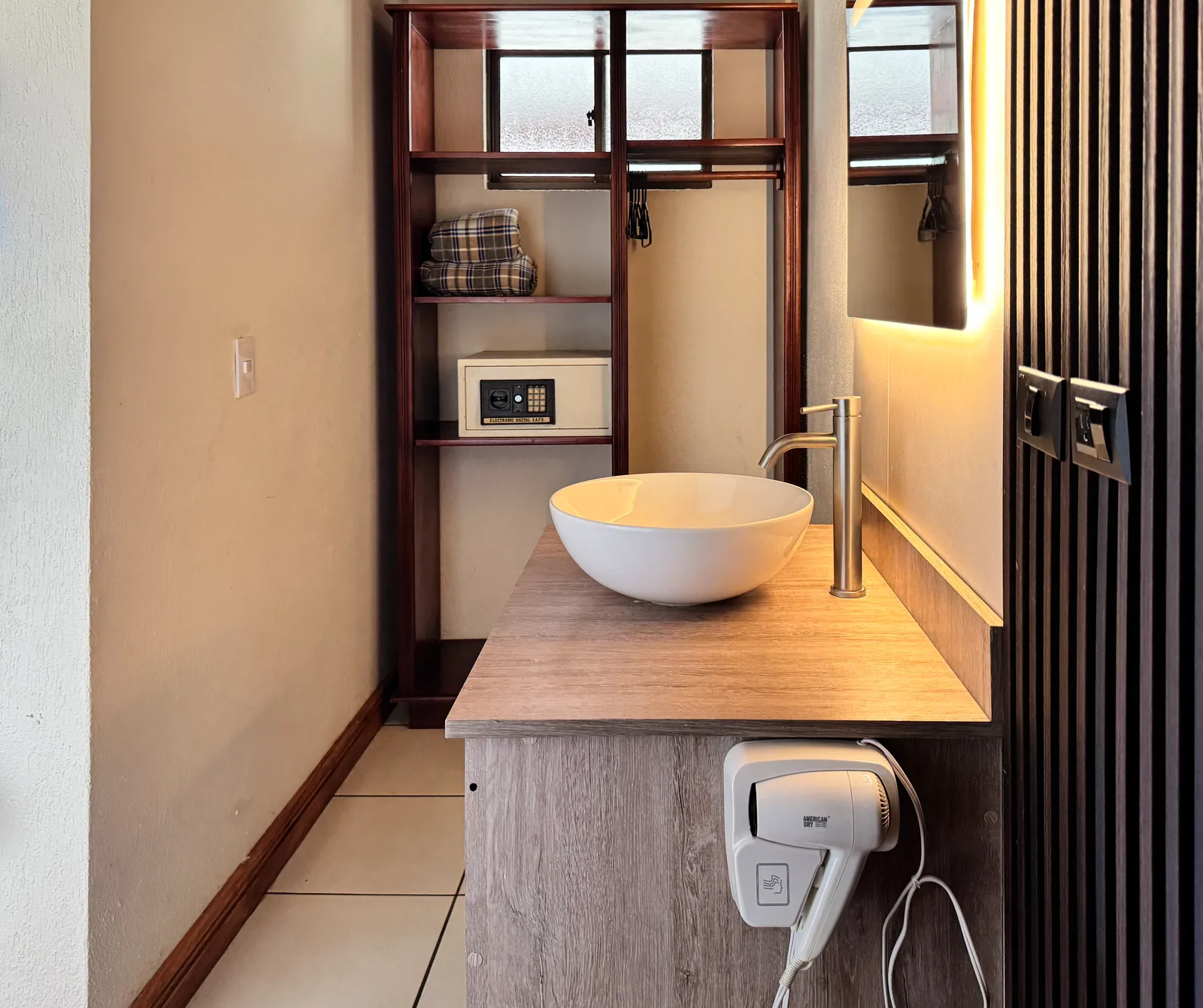 Habitación Estándar - Baño y Caja Fuerte